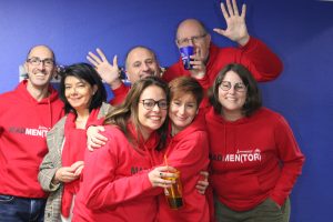 Photographie d'une partie de l'équipe des mentors (Mad mentor) du Startup Weekend Poitiers 2019