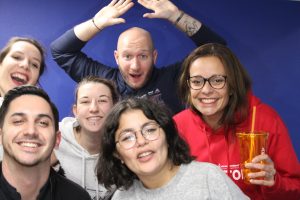 Photographie d'une autre partie de l'équipe des mentors (Mad mentor) du Startup Weekend Poitiers 2019